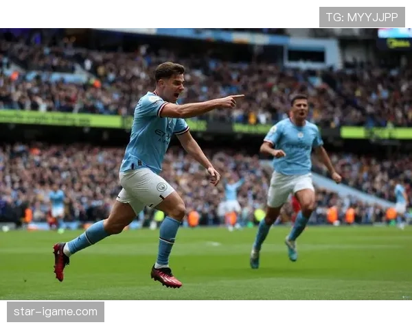 阿尔瓦雷斯身价飙升，闪耀足坛成新星